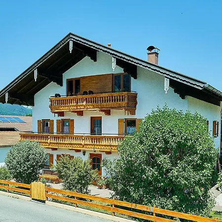 Chiemgauferienwohnungen - Stierschneiderhof Unterwoessen